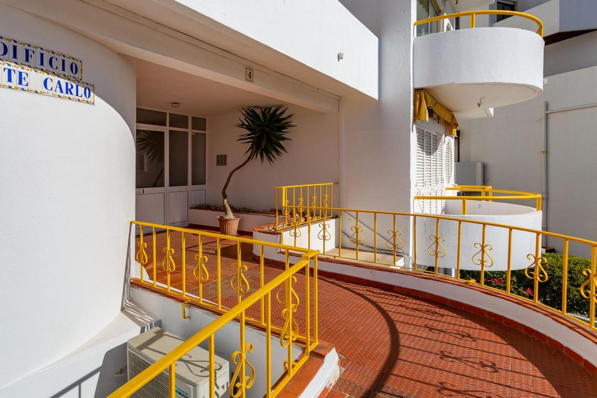 Typical T2 In Albufeira W/ Balcony By Lovelystay Екстер'єр фото